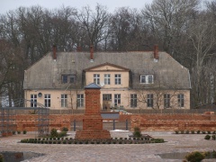 Dwór w Skarbimierzycach
