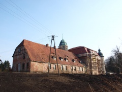 Dwór w Trzygłowie